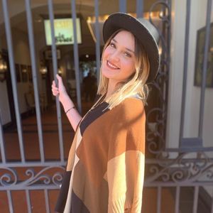 Meet your Posher, Ana